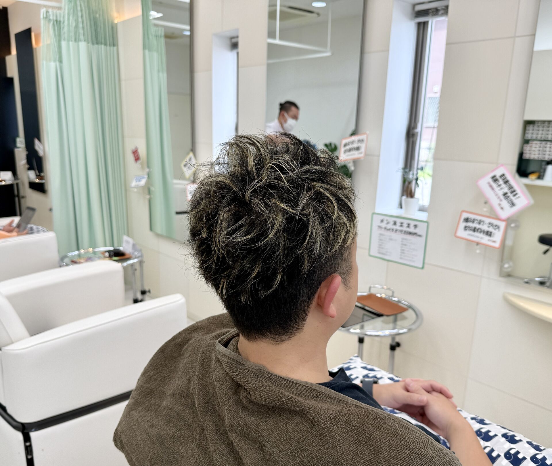 【君津市、木更津市】金メッシュが上手いと人気の理美容室エンゼルヘアサロン