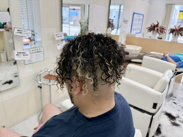 【君津市・木更津市】スパイラルやツイストなど、個性派ハードパーマなら理美容室エンゼルヘアサロンにお任せください！